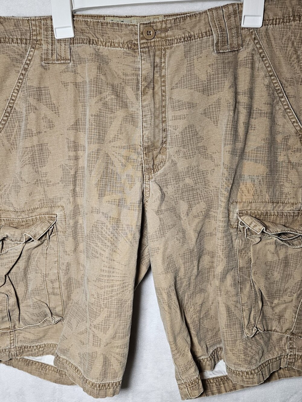 Lee Dungarees Mens Floral Camo Cargo Shorts Size 36 Utility Pockets Rare Print